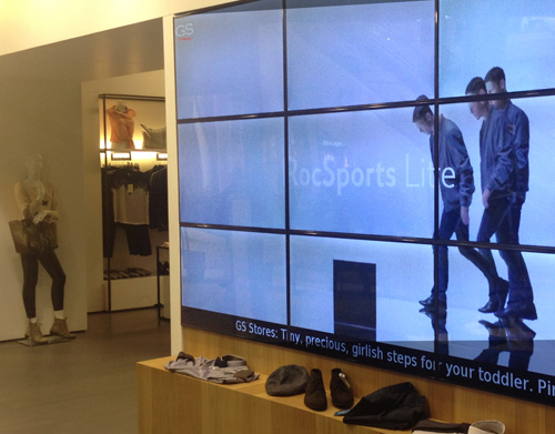 Why the retail industry uses digital signage?