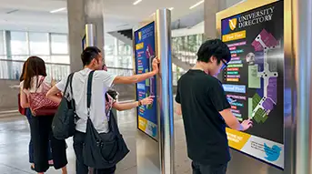 Bornes interactives pour la navigation sur le campus